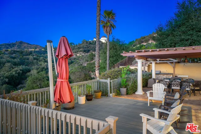 a view of deck with patio