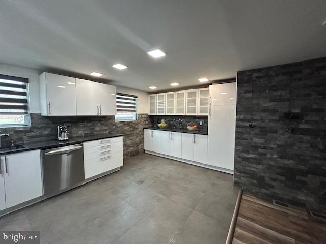355 Avon Street Philadelphia, PA 19116 - Photo 3 of 32 Kitchen side