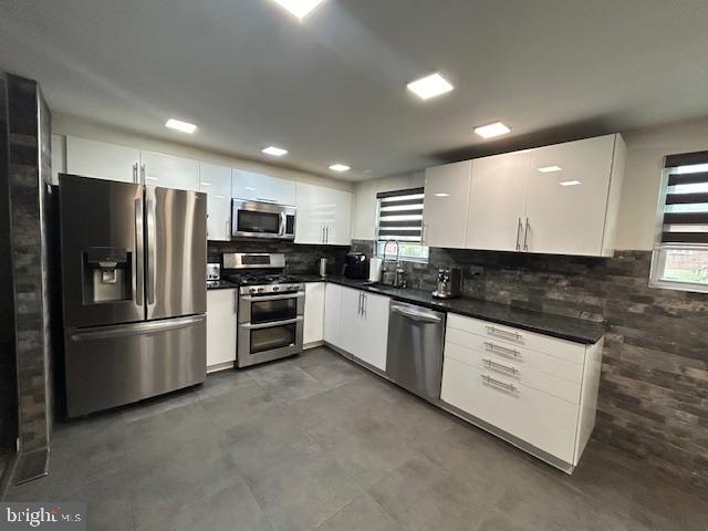 355 Avon Street Philadelphia, PA 19116 - Photo 6 of 32 Kitchen