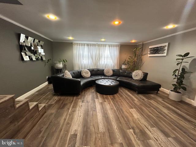355 Avon Street Philadelphia, PA 19116 - Photo 9 of 32 Living room
