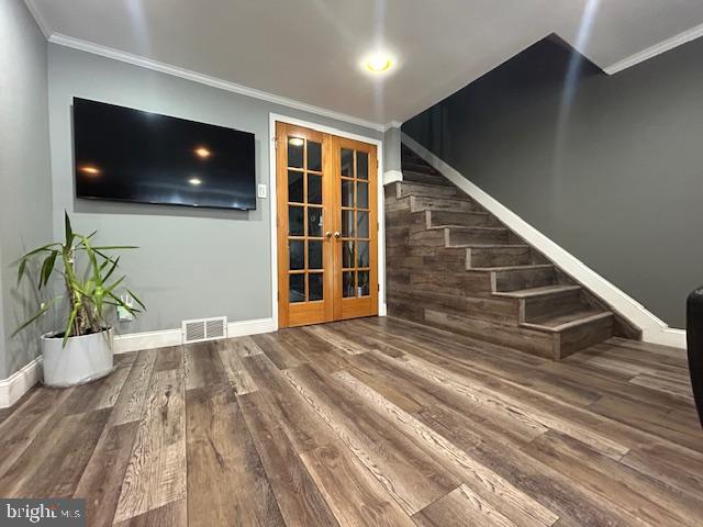 355 Avon Street Philadelphia, PA 19116 - Photo 10 of 32 Main stairs and French doors into the living