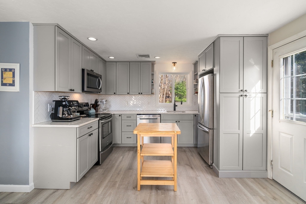 11 O'Toole Road Plymouth, MA 02360 - Photo 13 of 42