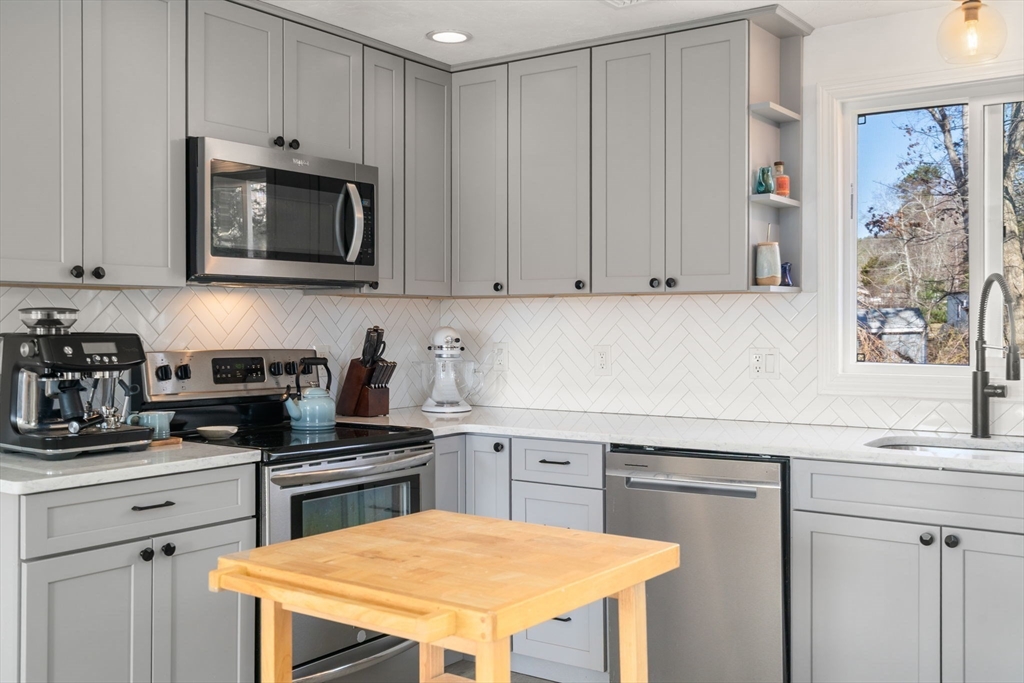 11 O'Toole Road Plymouth, MA 02360 - Photo 14 of 42