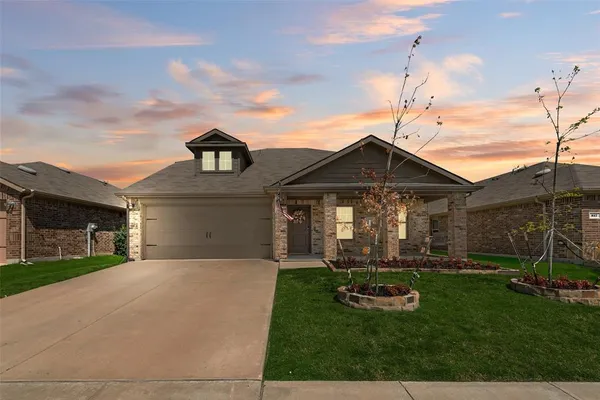 $325,000 | 813 Horton Street, Fate, TX 75189