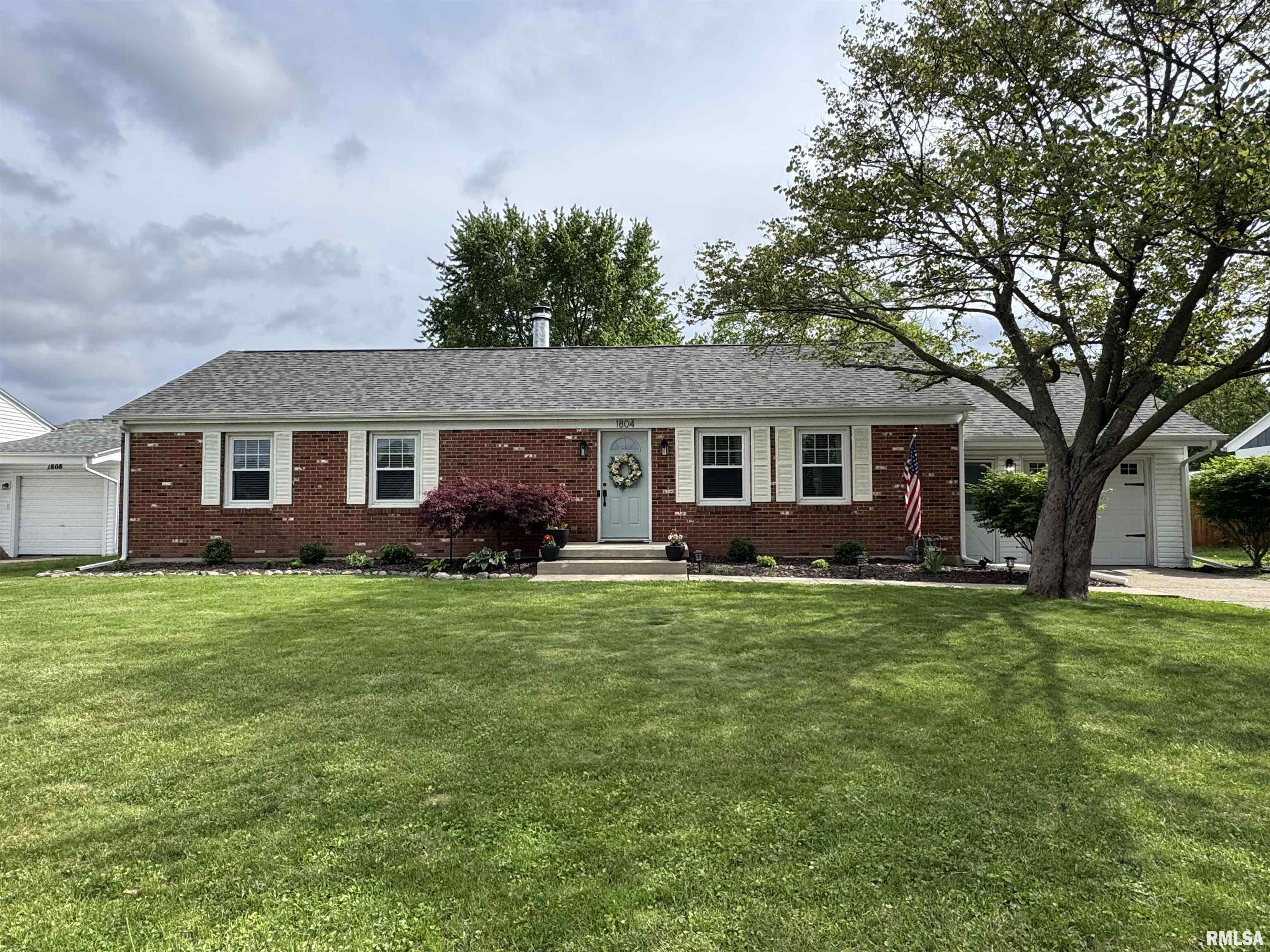 1804 Deerfield Road Chatham, IL 62629 - Photo 3 of 55 Gallery Image 3