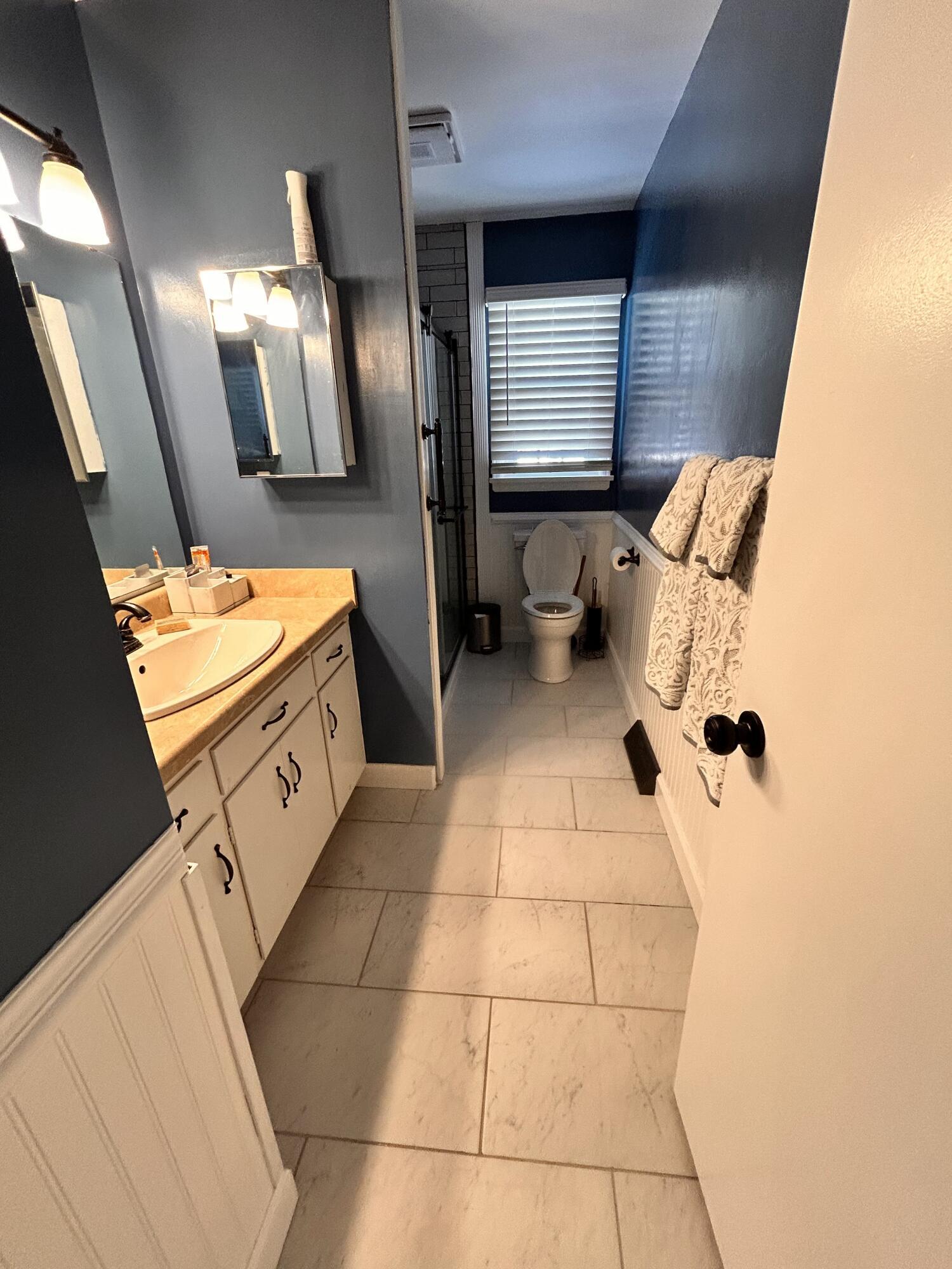 5335 Cave Spring Lane Roanoke, VA 24018 - Photo 11 of 19 Upstairs Bathroom