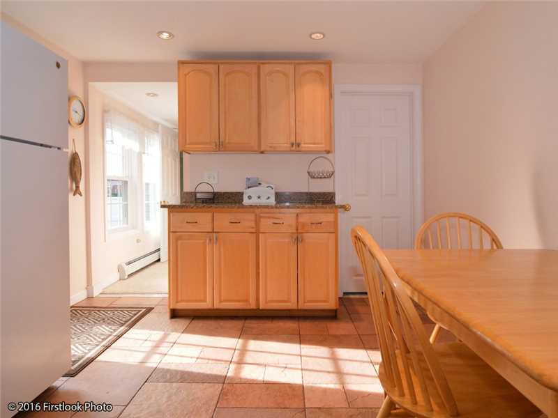 846 Point Judith Road Narragansett, RI 02882 - Photo 7 of 25 Kitchen.