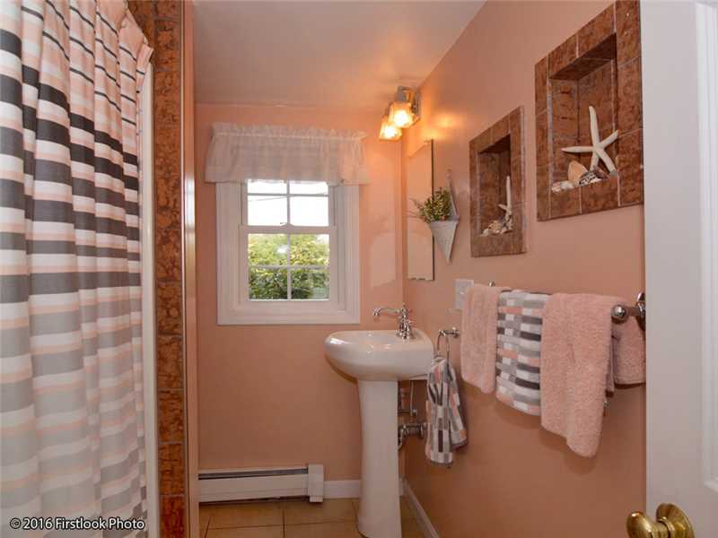 846 Point Judith Road Narragansett, RI 02882 - Photo 10 of 25 Master Bath/Spa.