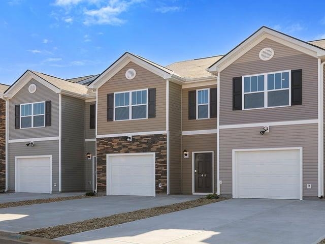 48 Sunriff Court Greer, SC 29651 - Photo 2 of 35