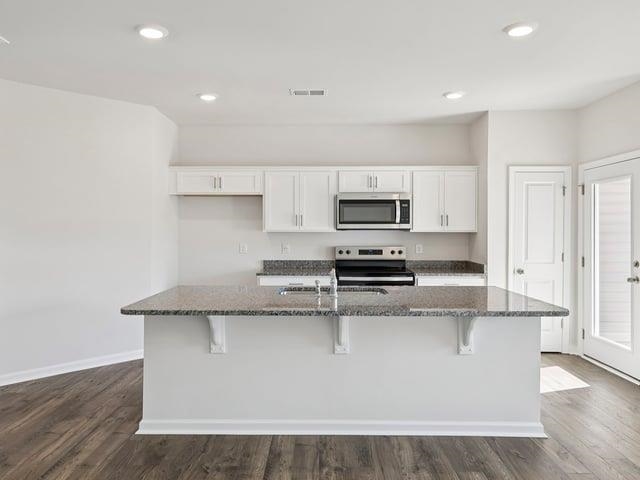 48 Sunriff Court Greer, SC 29651 - Photo 7 of 35