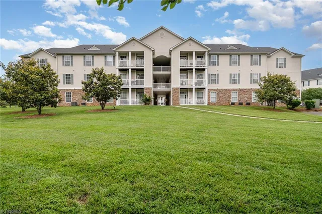$1,500 | 3009 Winston Drive, Unit 90, Burlington, NC 27215