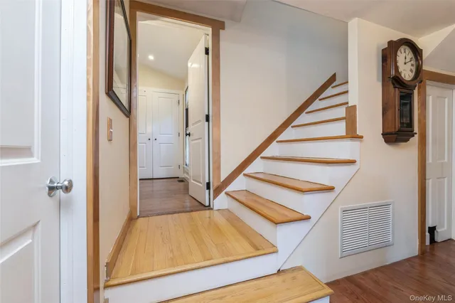 $850,000 | 240 Wicks Road, New Suffolk, NY 11956