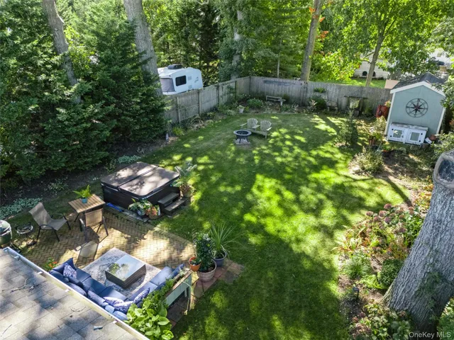 $850,000 | 240 Wicks Road, New Suffolk, NY 11956