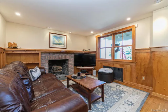 $850,000 | 240 Wicks Road, New Suffolk, NY 11956