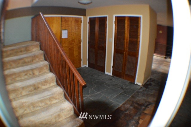 1070 McLeod Road Bellingham, WA 98226 - Photo 3 of 21 Gallery Image 3