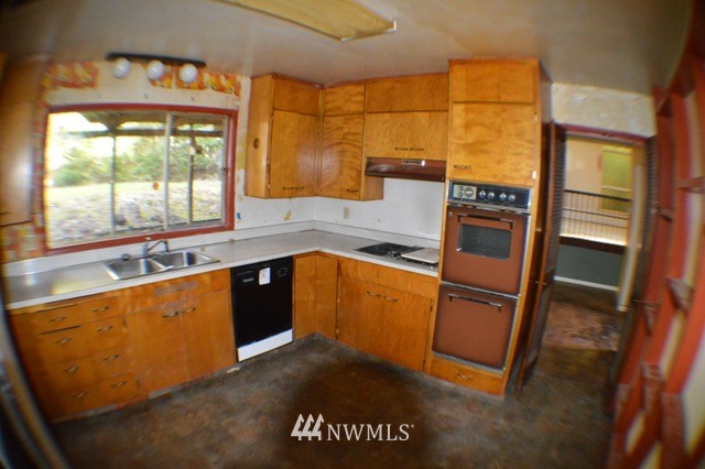 1070 McLeod Road Bellingham, WA 98226 - Photo 6 of 21 Gallery Image 6