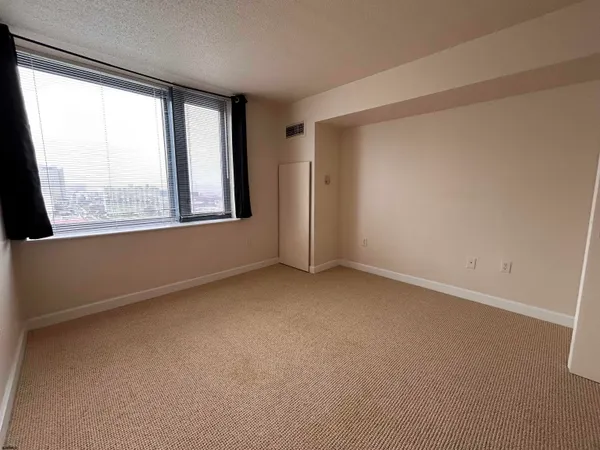$2,350 | 526 Pacific Avenue, Unit 1206, Atlantic City, NJ 08401