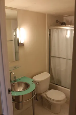 $2,350 | 526 Pacific Avenue, Unit 1206, Atlantic City, NJ 08401
