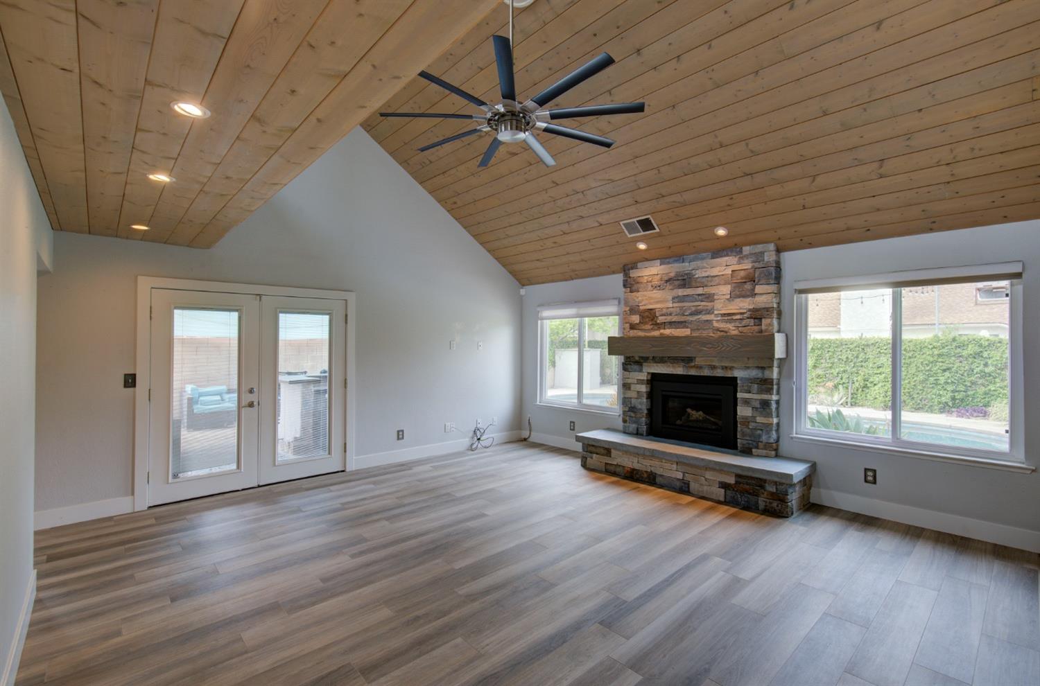 292 North Caesar Avenue Clovis, CA 93612 - Photo 15 of 48