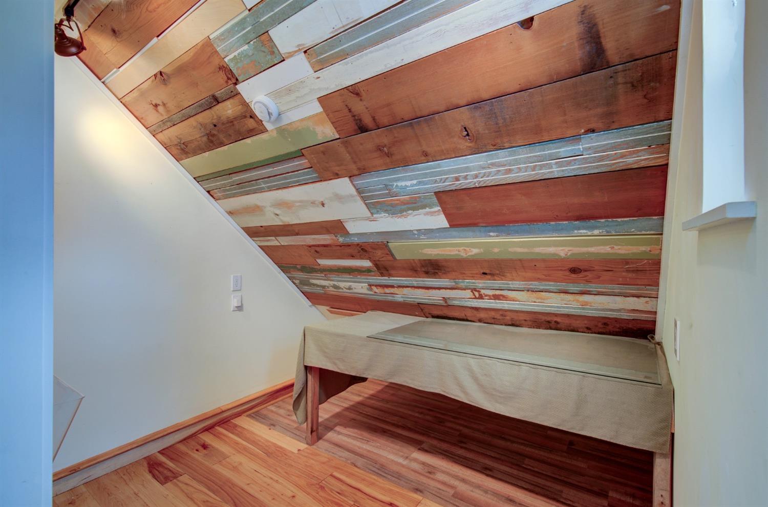 292 North Caesar Avenue Clovis, CA 93612 - Photo 24 of 48 Upstairs office