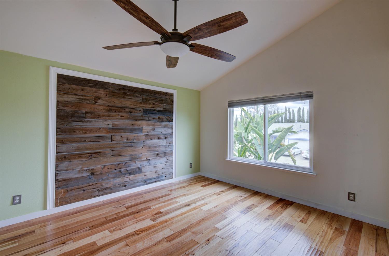 292 North Caesar Avenue Clovis, CA 93612 - Photo 25 of 48 Primary Bedroom