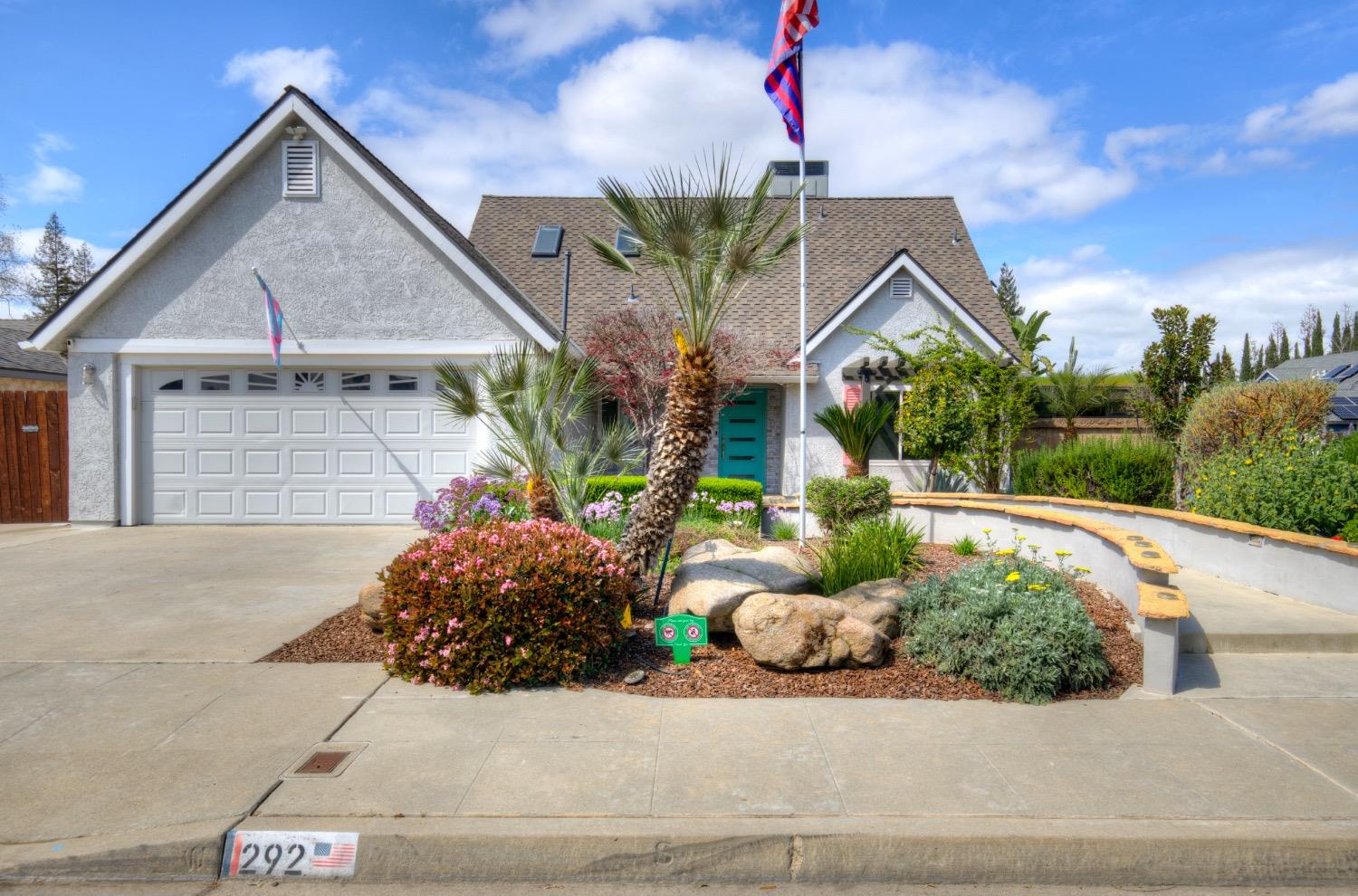 292 North Caesar Avenue Clovis, CA 93612 - Photo 5 of 48