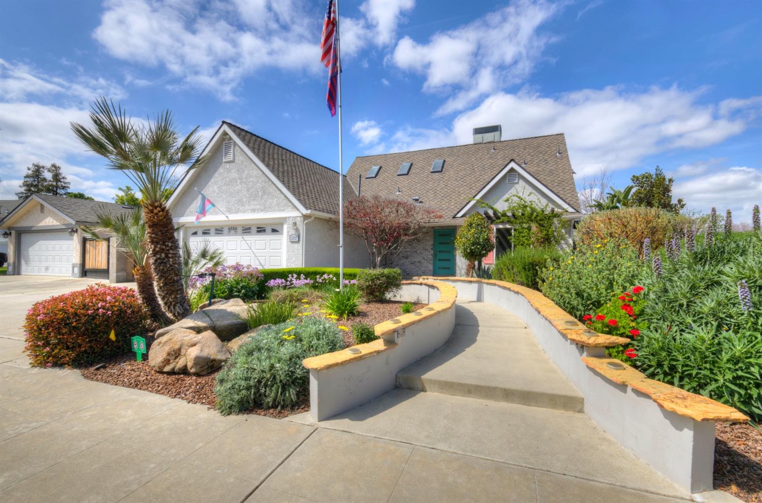 292 North Caesar Avenue Clovis, CA 93612 - Photo 6 of 48