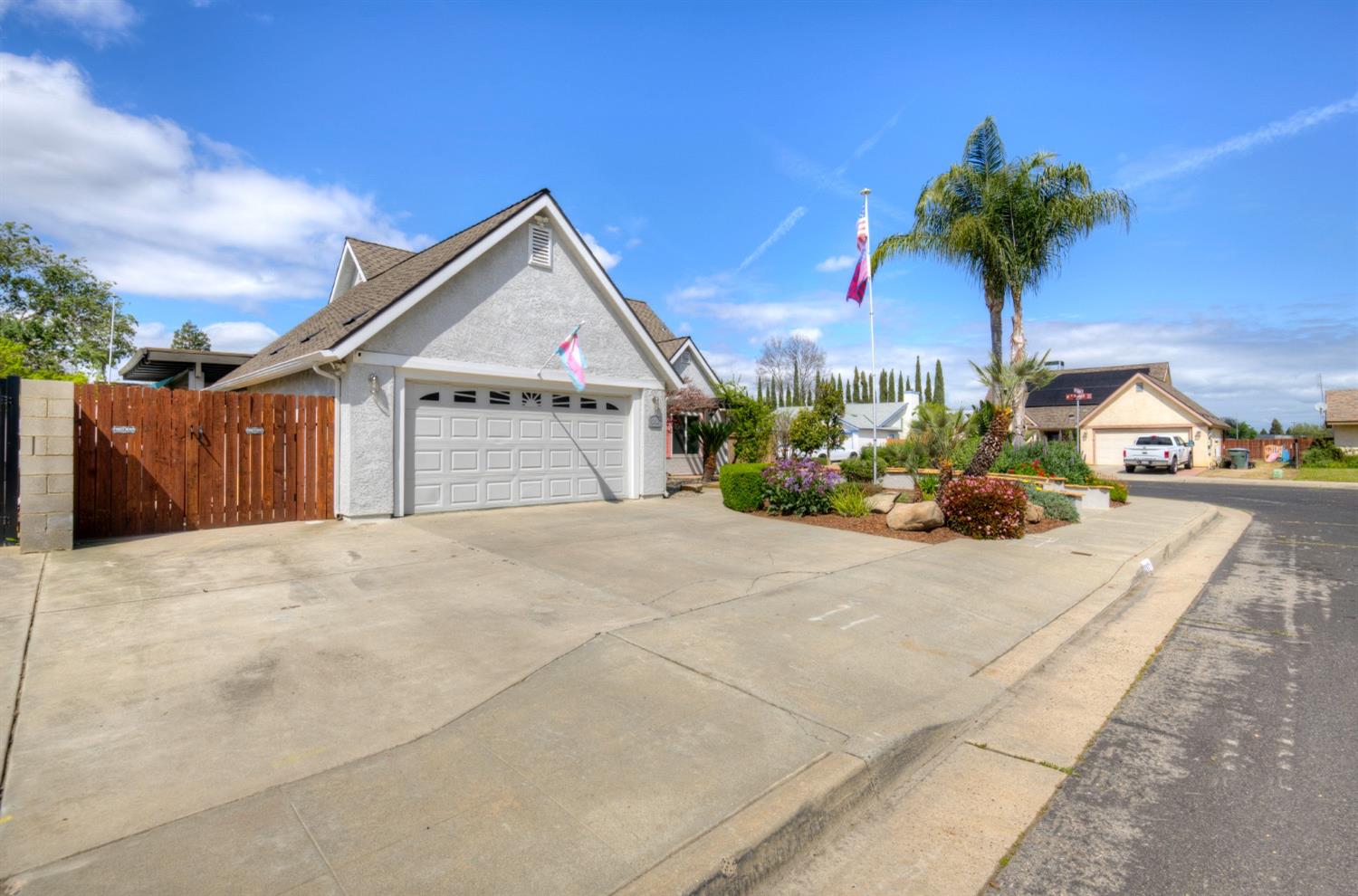 292 North Caesar Avenue Clovis, CA 93612 - Photo 7 of 48