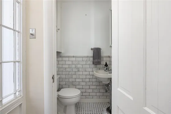 $25,000 | 24 Barney Street, Newport, RI 02840