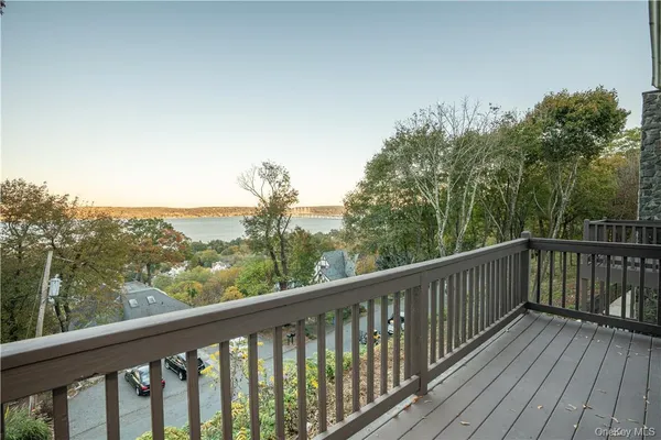 $2,800 | 8-12 South Boulevard, Unit 12101, Nyack, NY 10960