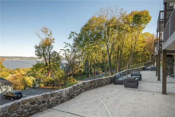 $2,800 | 8-12 South Boulevard, Unit 12101, Nyack, NY 10960