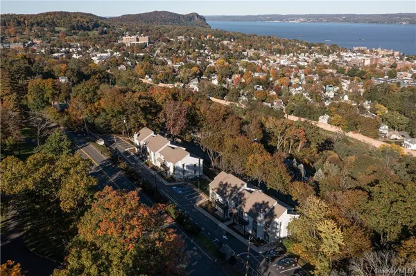 $2,800 | 8-12 South Boulevard, Unit 12101, Nyack, NY 10960