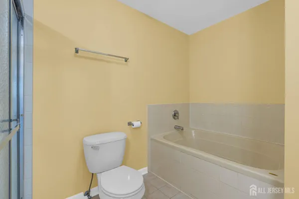 $3,500 | 356 Hawthorne Road, North Brunswick, NJ 08902