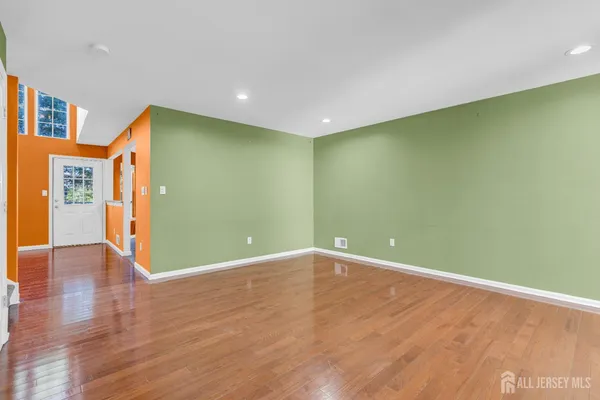 $3,500 | 356 Hawthorne Road, North Brunswick, NJ 08902