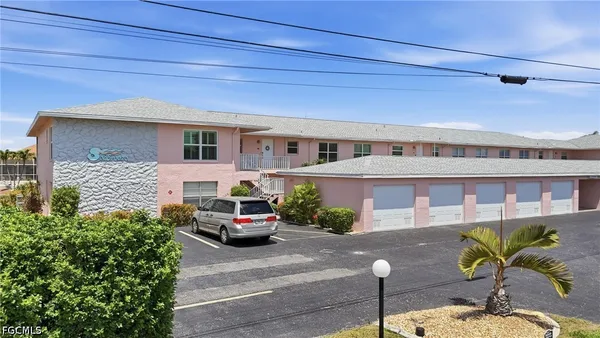 $239,500 | 1333 Southeast 40th Terrace, Unit 2A, Cape Coral, FL 33904