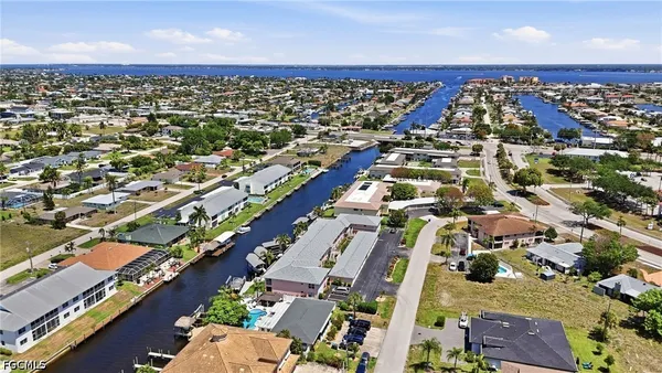 $239,500 | 1333 Southeast 40th Terrace, Unit 2A, Cape Coral, FL 33904