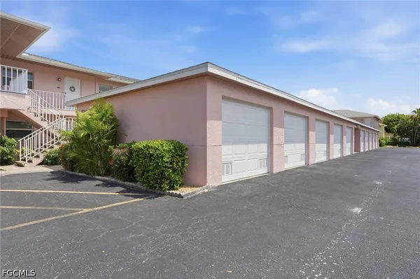 $239,500 | 1333 Southeast 40th Terrace, Unit 2A, Cape Coral, FL 33904