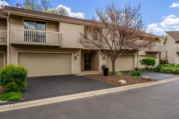 $185,000 | 4673 High Point Drive, Unit 60, Rockford, IL 61114
