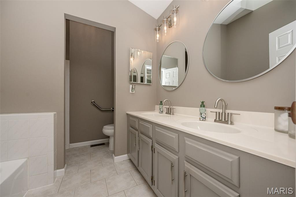 634 Sandy Summit Drive Ballwin, MO 63021 - Photo 12 of 28