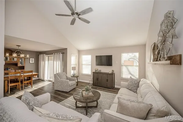 $328,500 | 634 Sandy Summit Drive, Ballwin, MO 63021