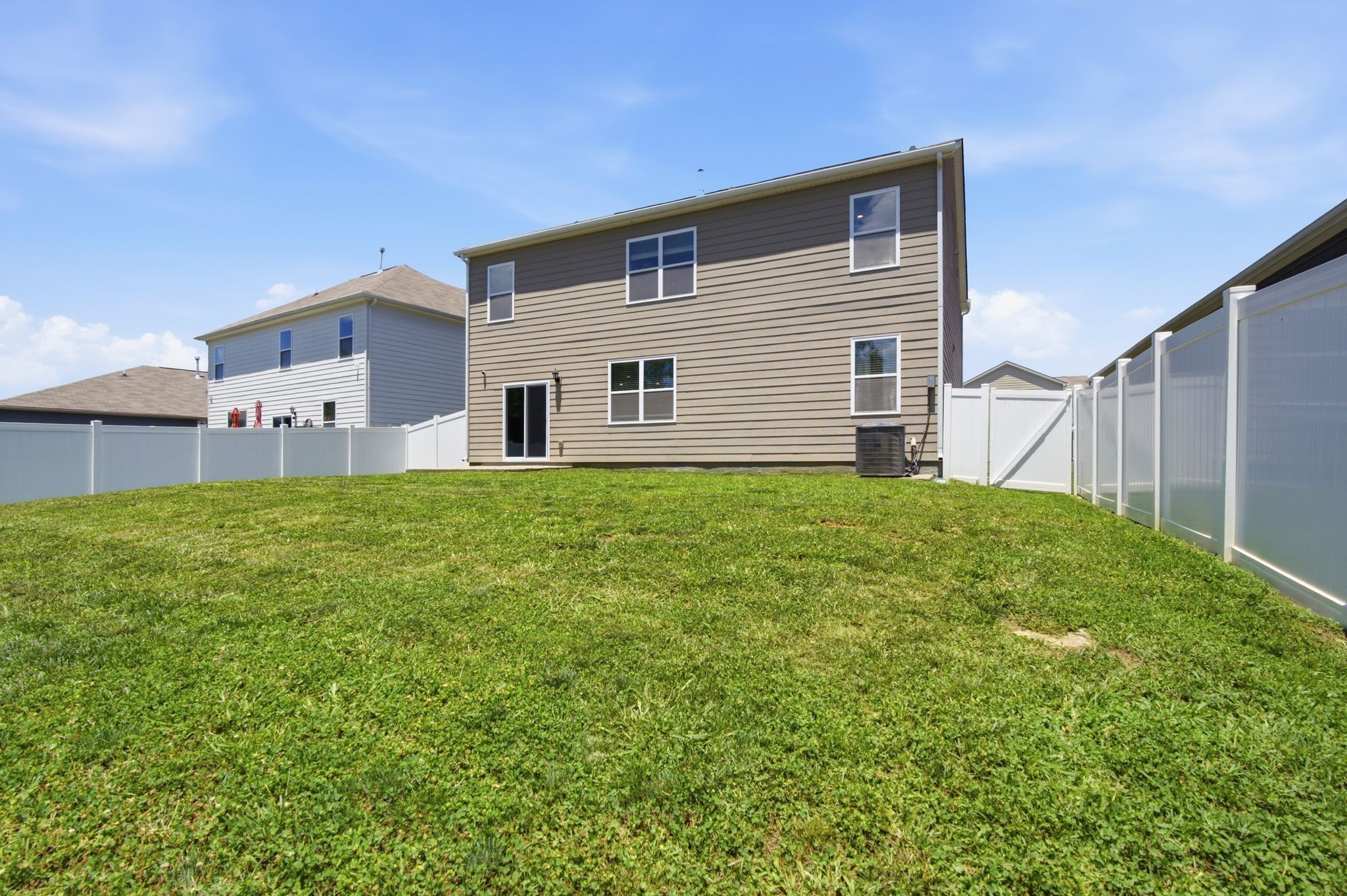 514 Ash Street Lebanon, TN 37087 - Photo 7 of 37 a front view of house with yard