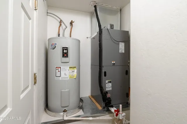 a view of entryway with a hallway