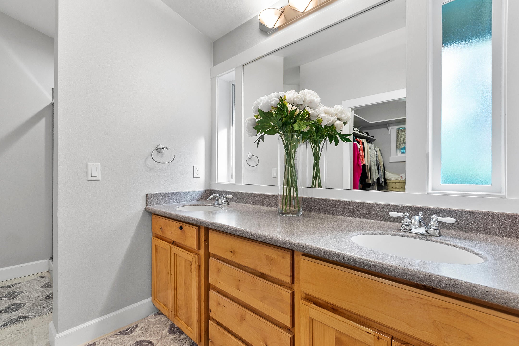 62672 Larkview Road Bend, OR 97701 - Photo 29 of 39 2021_08_02_62672_larkview_rd_interior-18