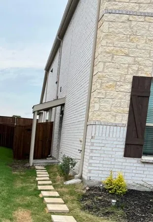 $1,350 | 1033 Rosebay Drive, Justin, TX 76247