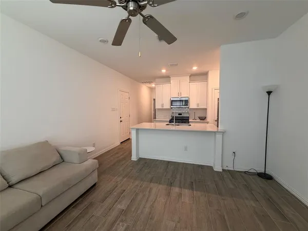 $1,350 | 1033 Rosebay Drive, Justin, TX 76247