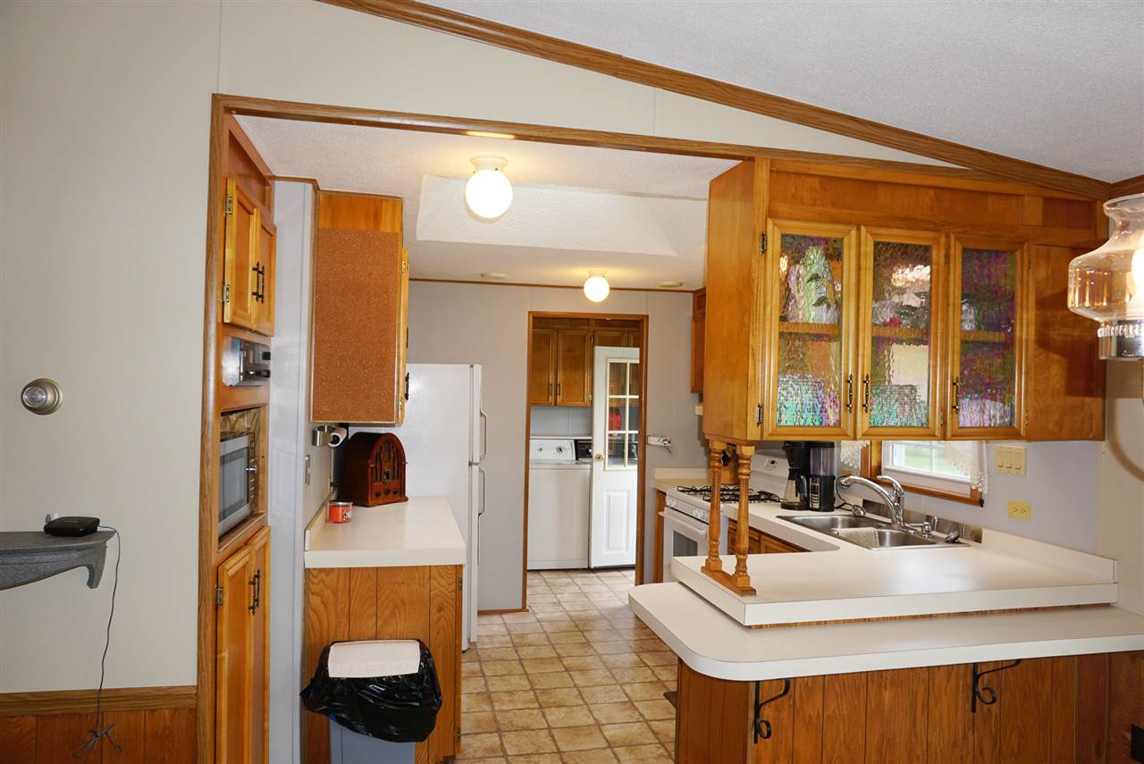 932 Carlisle Road Traverse City, MI 49696 - Photo 11 of 46 1867369-10.JPG