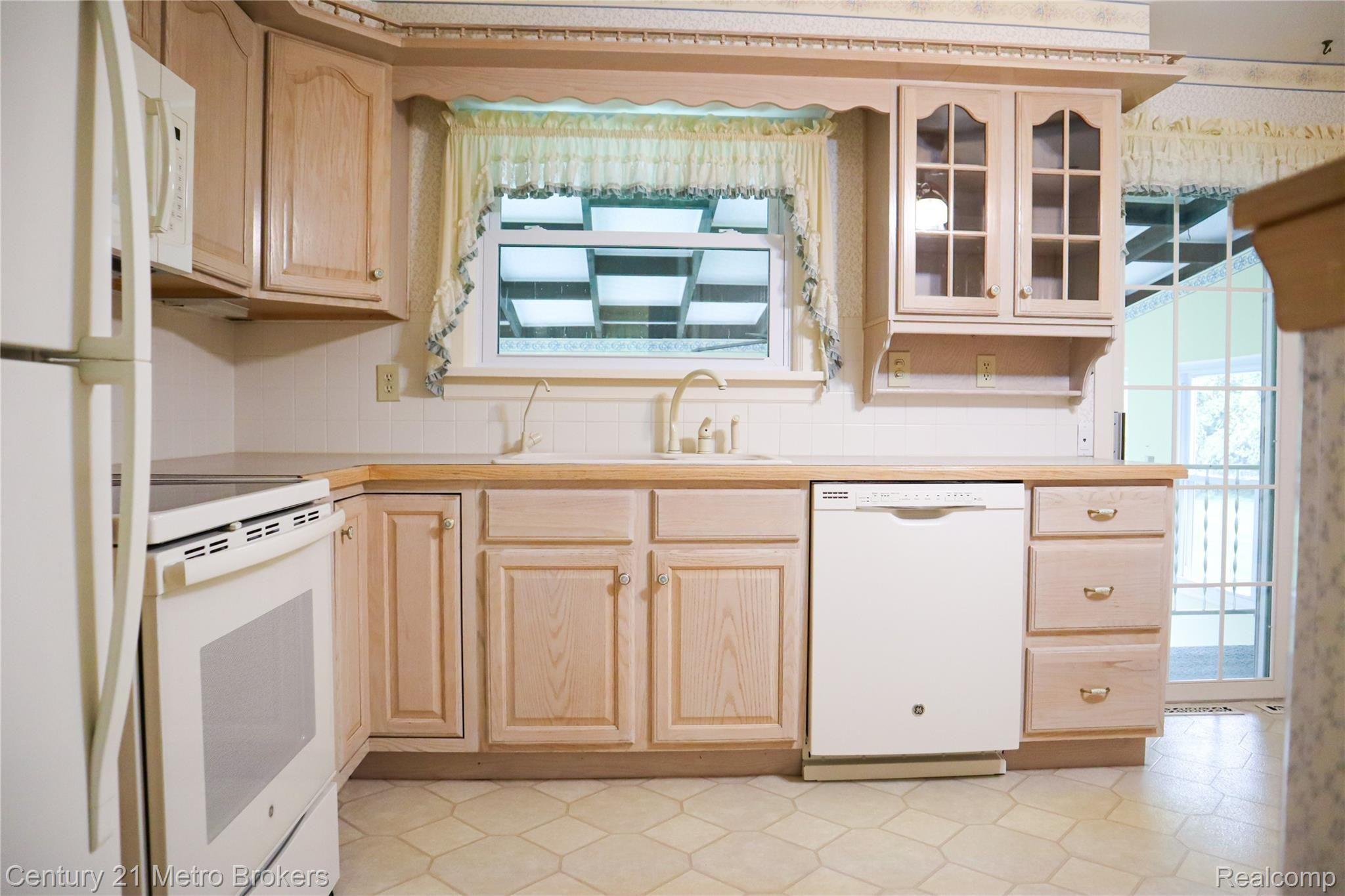 7338 Embury Road Grand Blanc, MI 48439 - Photo 19 of 43 IMG_0019.jpg
