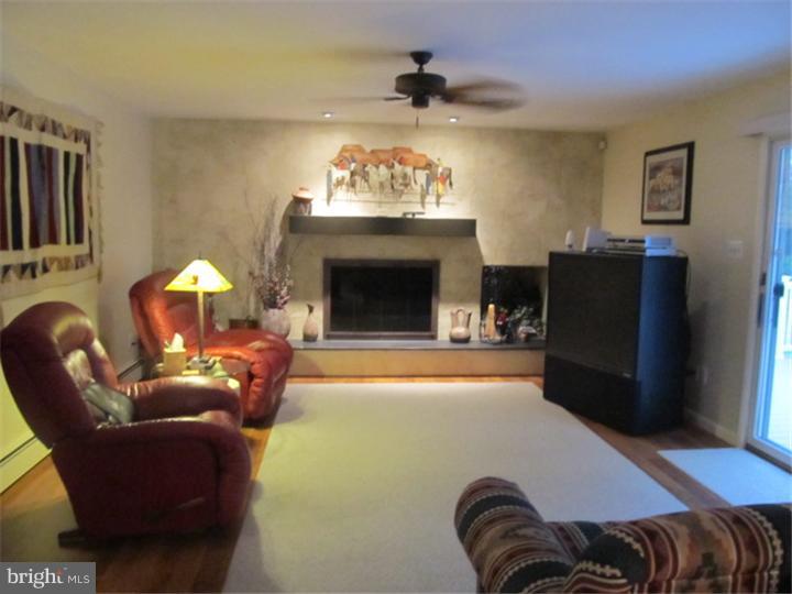 767 Chatsworth Road Tabernacle, NJ 08088 - Photo 3 of 25 Family Room