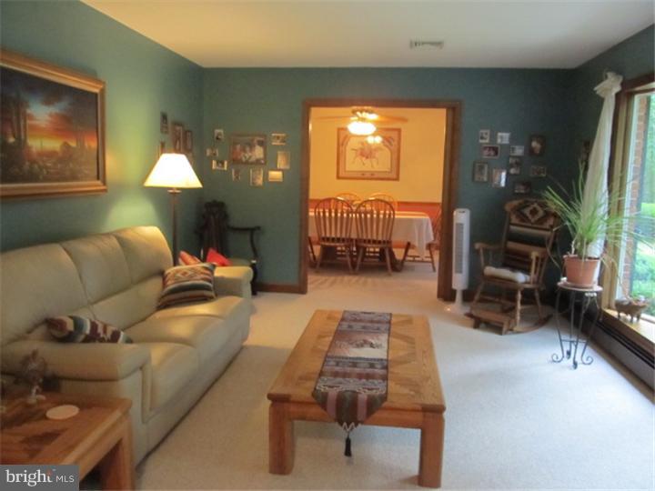 767 Chatsworth Road Tabernacle, NJ 08088 - Photo 4 of 25 Living Room