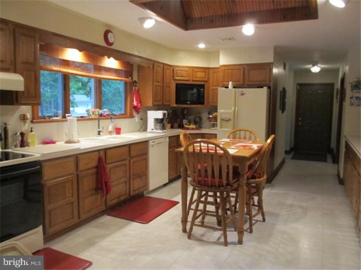 767 Chatsworth Road Tabernacle, NJ 08088 - Photo 8 of 25 Kitchen